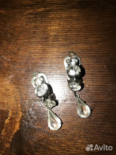 Серьги, броши