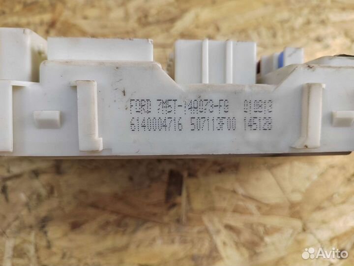 Салонный блок предохранителей Gem Ford focus 2