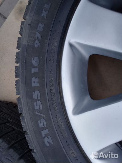 Nokian Tyres Hakkapeliitta R 215/55 R16