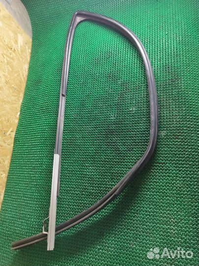 Уплотнитель двери перед правый лада ларгус