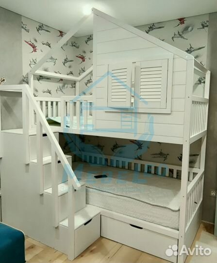 Двухъярусная кровать