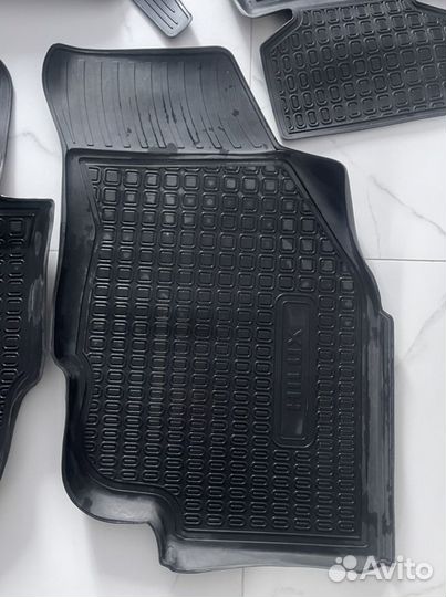 Автомобильные коврики на toyota HI LUX