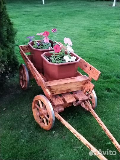 Декоративная телега в сад