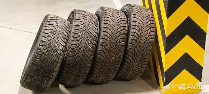 Nokian Tyres Hakkapeliitta R 215/60 R16