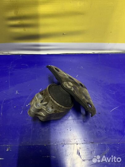 Подушка двигателя правая Ford Fusion