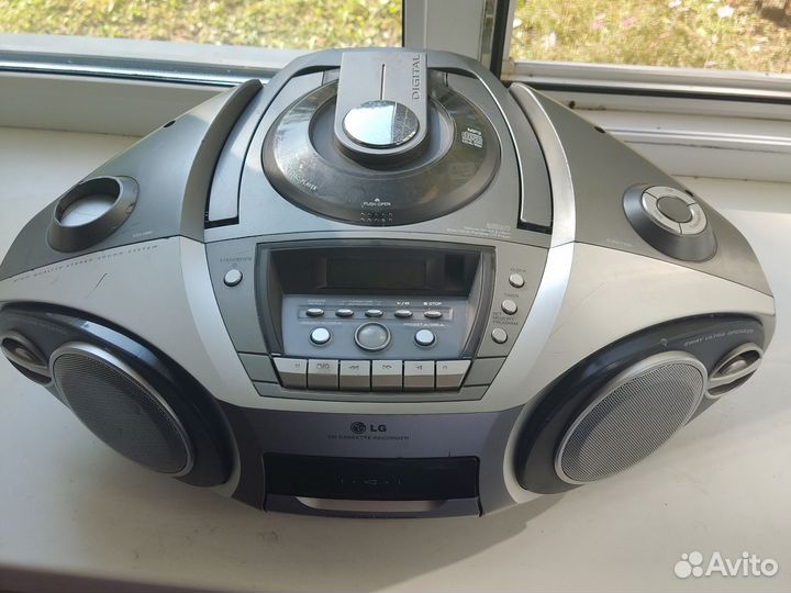 Cd и мп3 проигрыватель LG