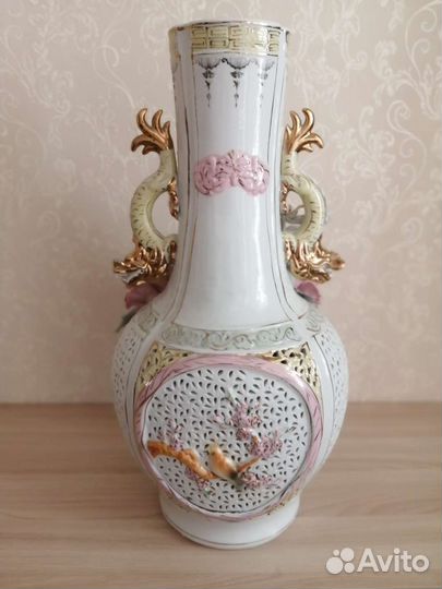 Китайская фарфоровая ваза