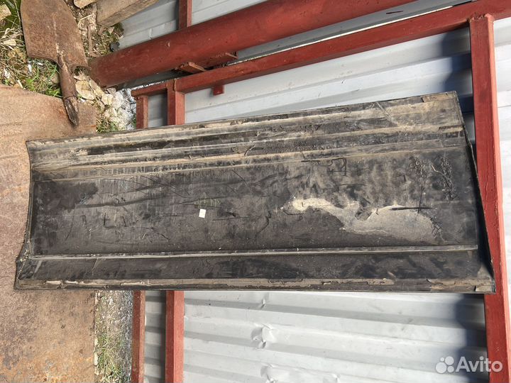 Накладка передней правой двери Эскалэйд 2