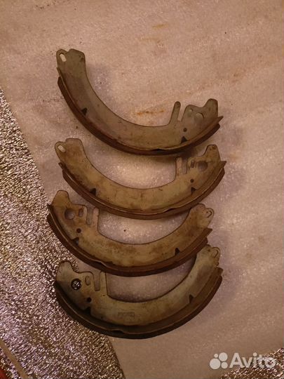 Тормозные колодки задние на Москвич 412