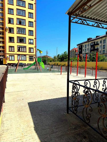 3-к. квартира, 82 м², 1/9 эт.