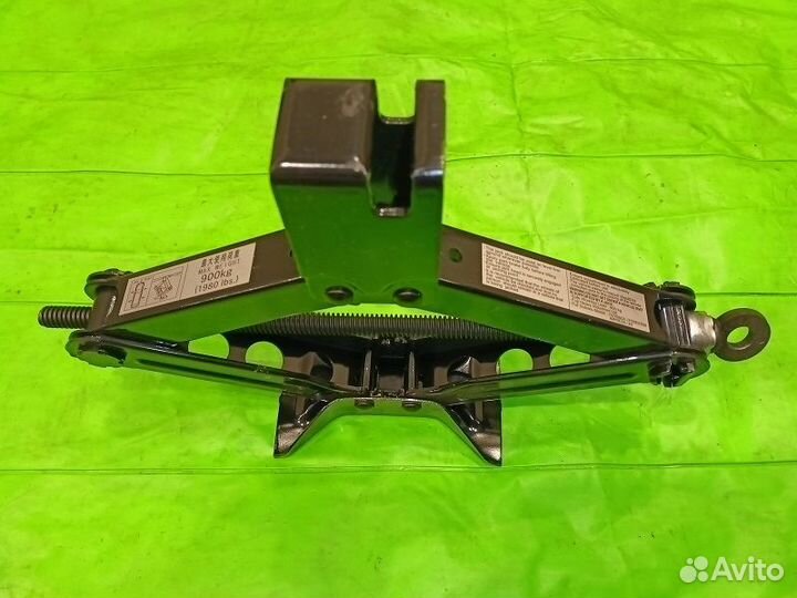 Домкрат оригинальный на Subaru Impreza XV GH7 2010