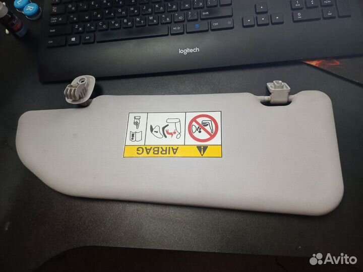 Козырек правый vesta