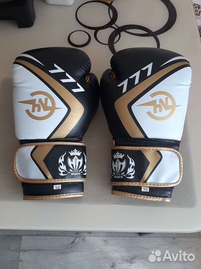 Боксерские перчатки 14oz