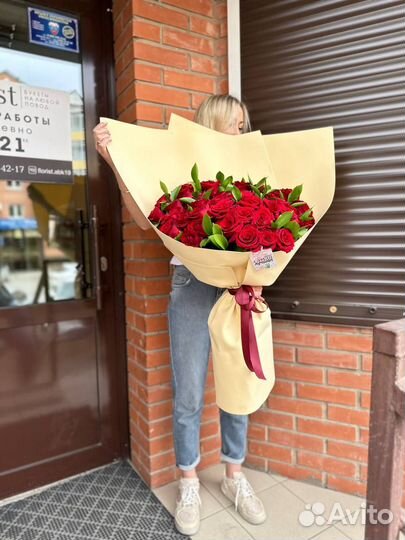 Гигант из роз