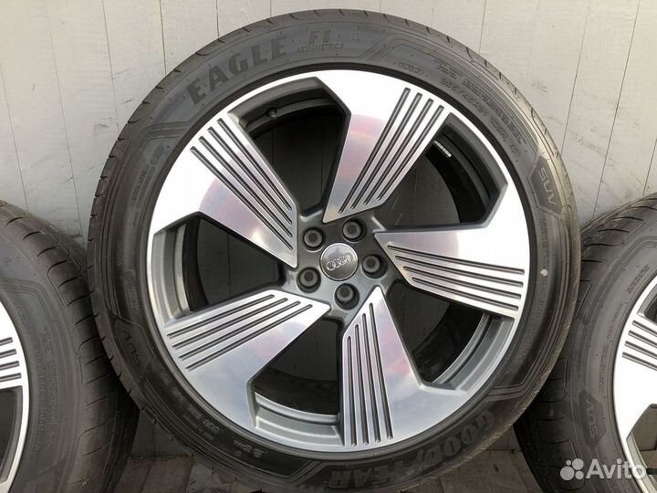 Оригинальные колеса Audi E-Tron R21