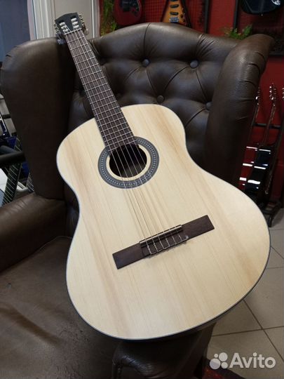 Классическая гитара Flight новая 4/4