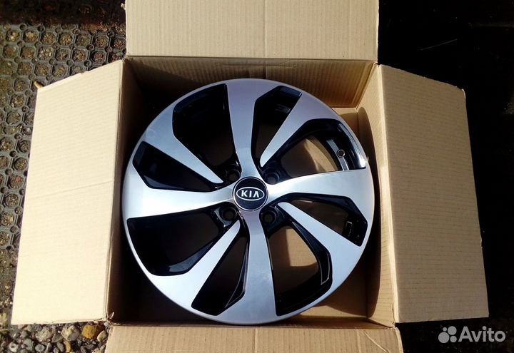 Новые диски R16 на Киа Рио (+гайки)