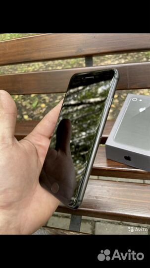 iPhone 8, 64 ГБ