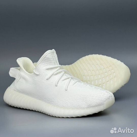 Белые Yeezy Boost 350 V2 новые