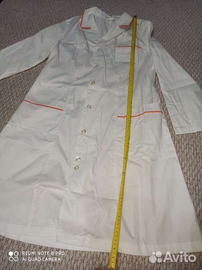 Белый медицинский халат