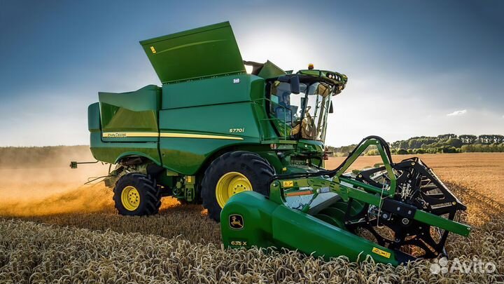 Шнек № AXE18070 комбайна John Deere