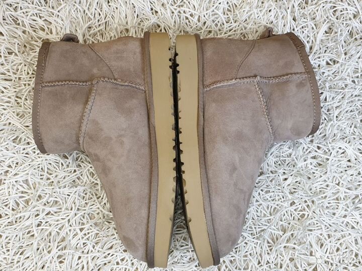 UGG Classic Mini II