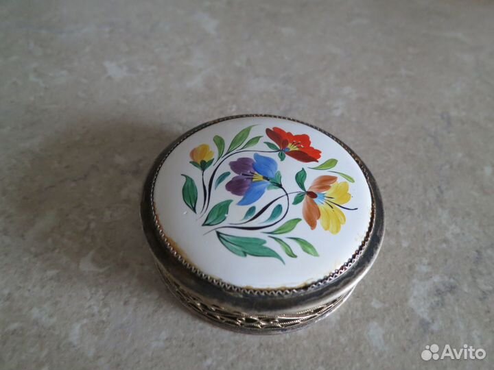 Шкатулка пудреница ретро