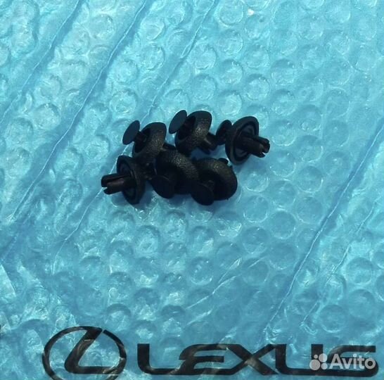 Клипса жабо Lexus Gx 460 Новый оригинал 90467-0721