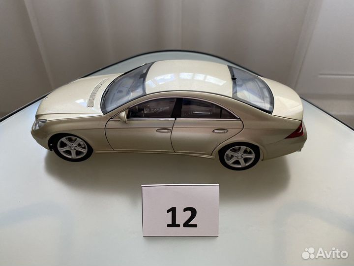 Машина модель 1:18