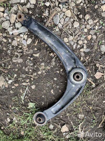 Рычаг передний правый Peugeot 408