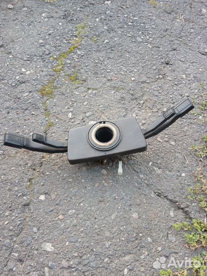 Стрекоза на audi 100 c3