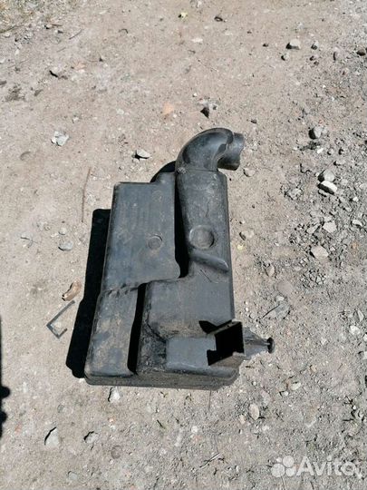 Резонатор воздушного фильтра меган 2 1.6 бензин