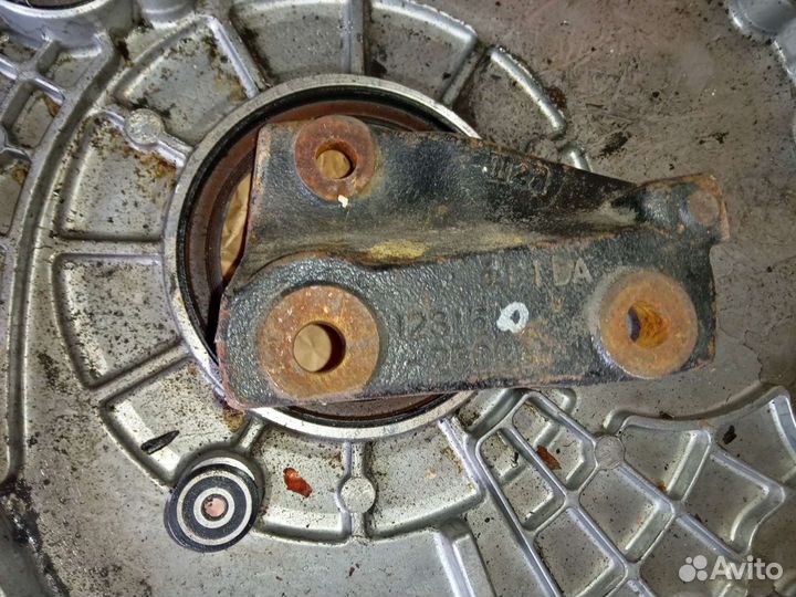 Кронштейн двигателя 2.0 1azfe Тойота рав4