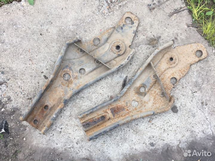 Кронштейн подрамника передний Хендай Акцент