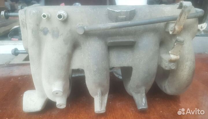 Впускной коллектор с топливной рампой Киа Шума 1