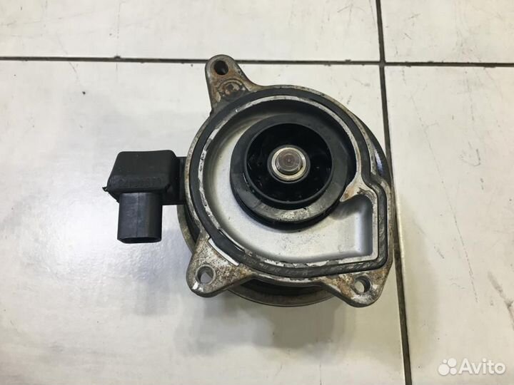 Насос водяной помпа Volkswagen Scirocco 3 MK3 137