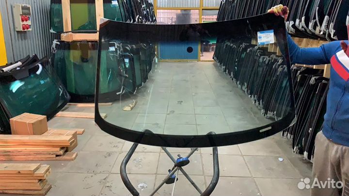 Лобовое стекло Ауди а4 б6