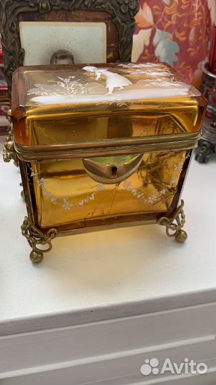 Шкатулки старинное стекло