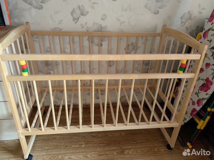 Детская кроватка