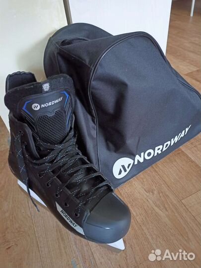 Коньки хоккейные