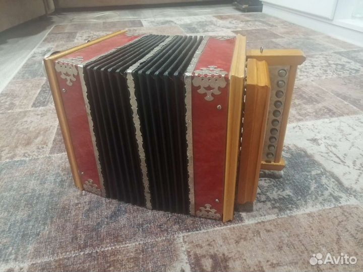 Гармонь Саратовская