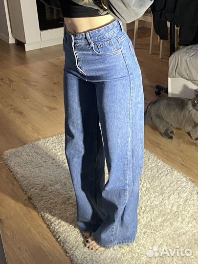 Джинсы широкие