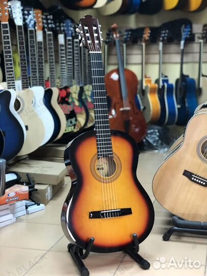 Гитара классическая с нейлоновыми струнами
