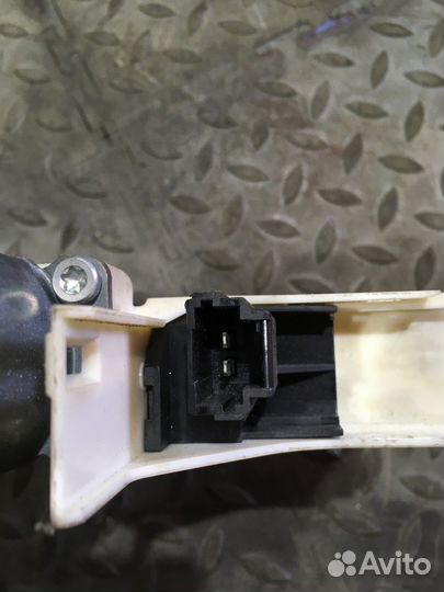 Моторчик стеклоподъемника передний левый
