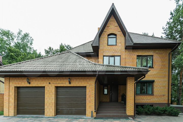 Дом 400 м² на участке 12 сот.