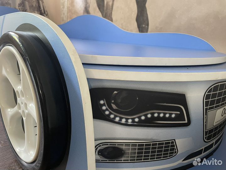 Детская кровать машина с матрасом