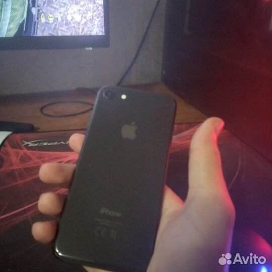 iPhone 8, 64 ГБ