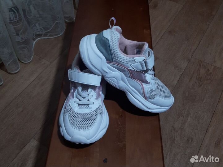 Кроссовки на девочку