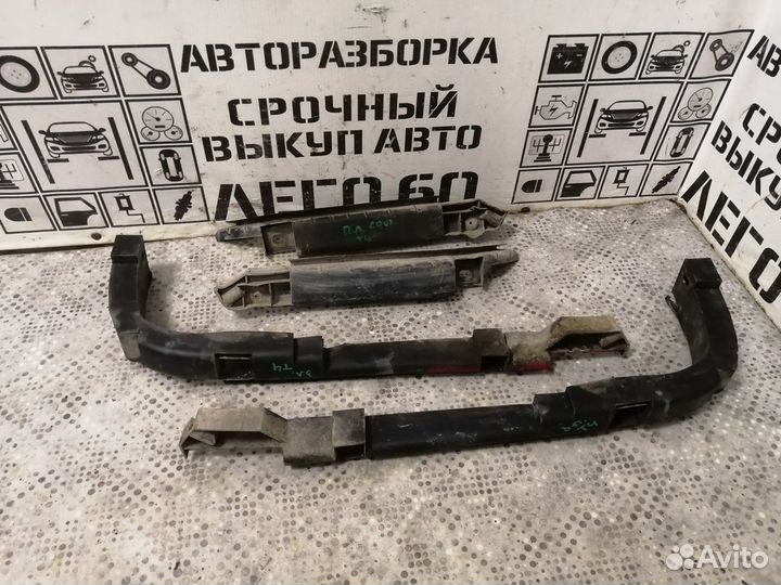 Направляющая бампера для VW Transporter T4