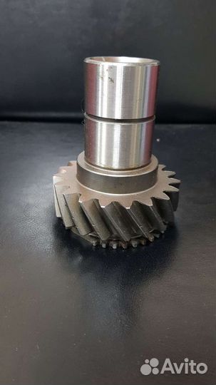 Вал входной с шестерней раздаточной коробки